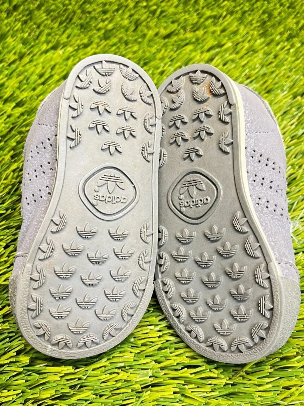 Adidas Samoa Toddler Size 4K Gray White‎ Athletic Walking Leather Shoes Sneakers